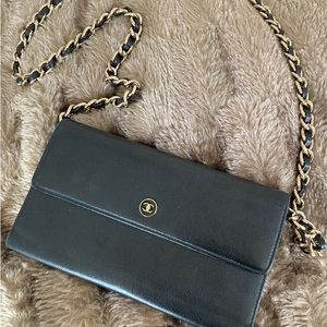 Vintage bifold Chanel wallet* CHAIN NOT INCLUDED